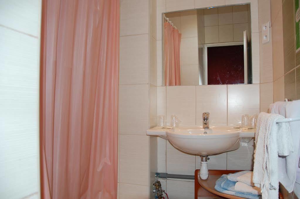 Hotel Louvre Vincenette Лурд Екстериор снимка